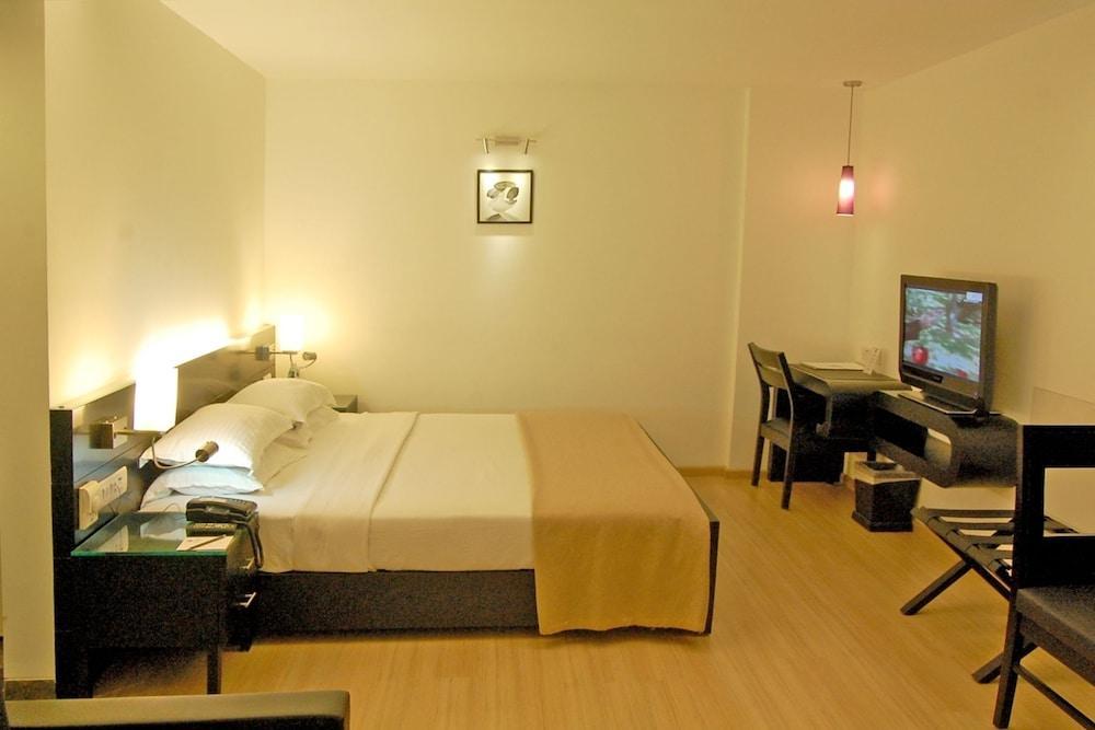 Comfort Inn Sunset Αχμπανταμπάντ Εξωτερικό φωτογραφία