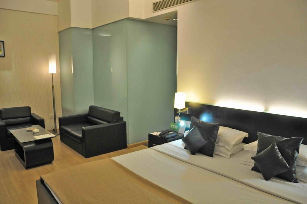 Comfort Inn Sunset Αχμπανταμπάντ Εξωτερικό φωτογραφία