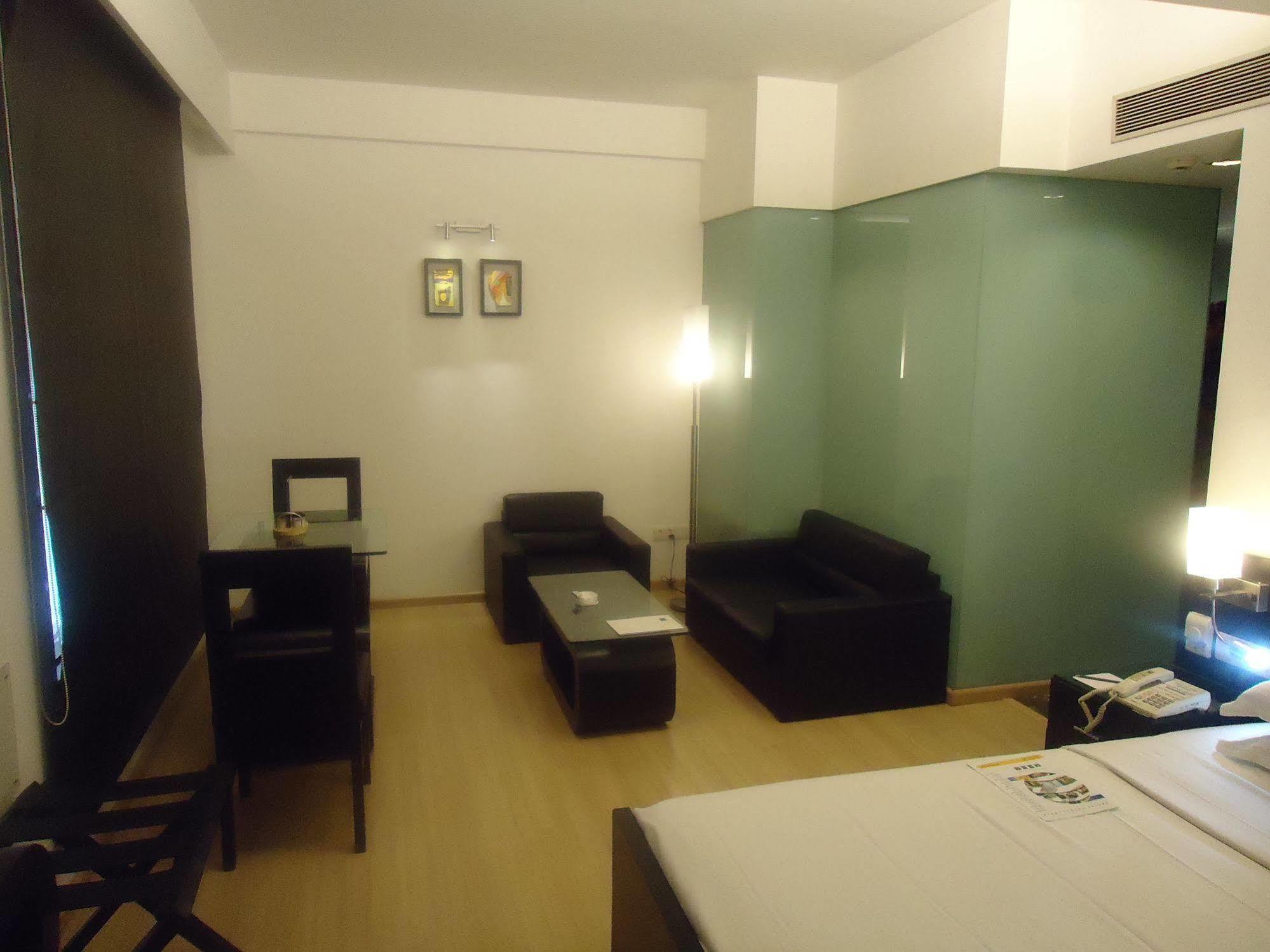 Comfort Inn Sunset Αχμπανταμπάντ Εξωτερικό φωτογραφία