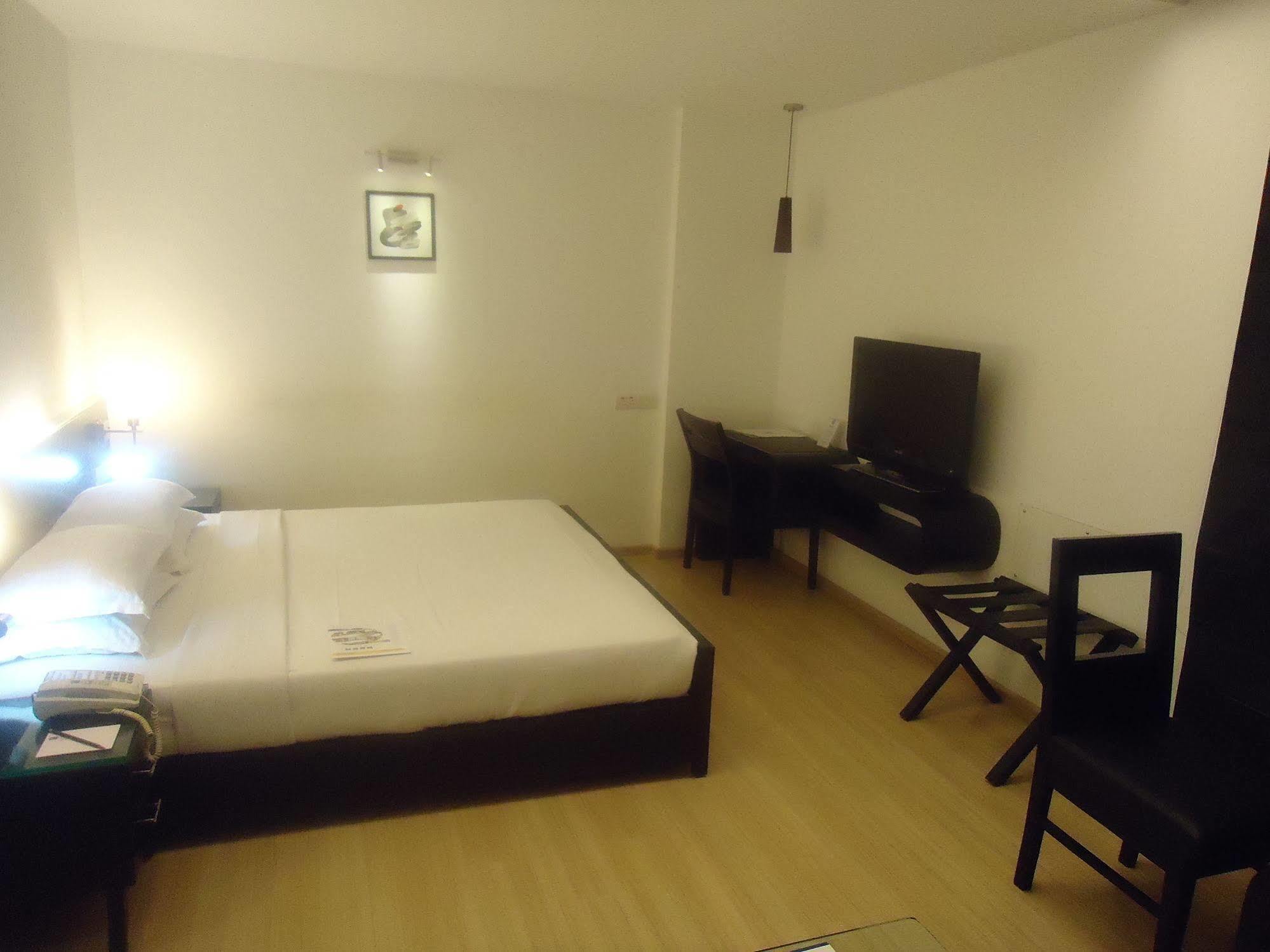 Comfort Inn Sunset Αχμπανταμπάντ Εξωτερικό φωτογραφία
