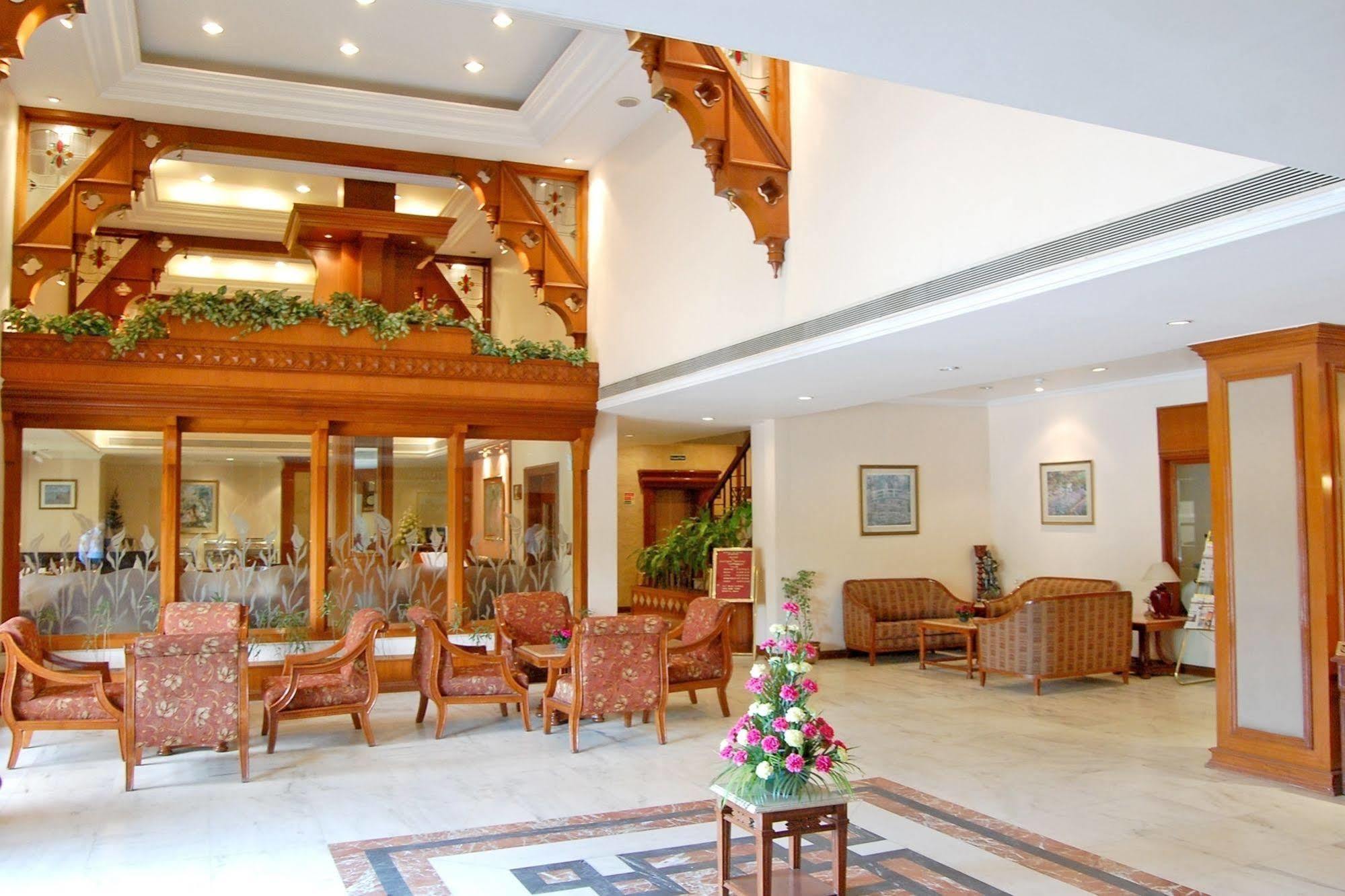 Comfort Inn Sunset Αχμπανταμπάντ Εξωτερικό φωτογραφία